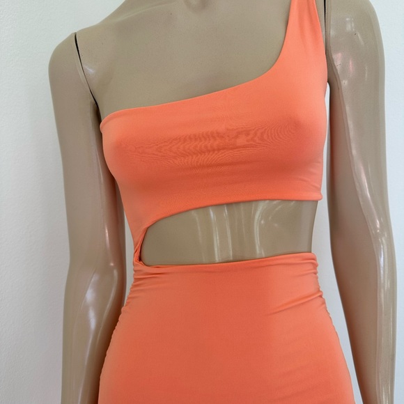 Beautiful peach orange dress used - Picture 4 of 6